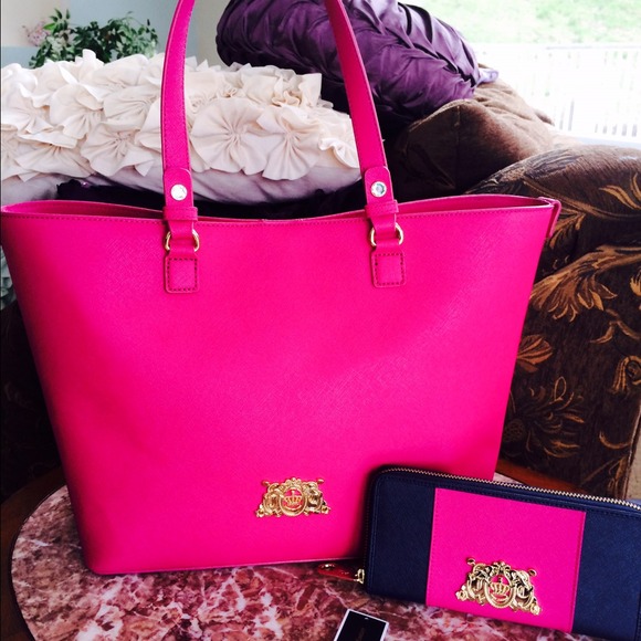 Juicy Couture Handbags - Authentic pink Juicy Couture purse and wallet