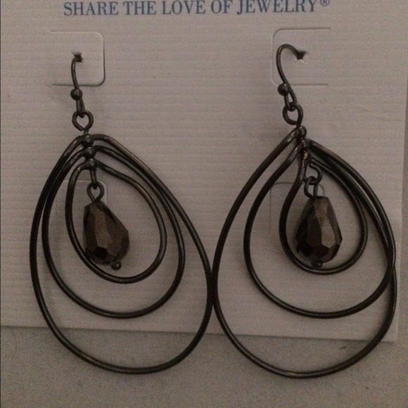 Lia Sophia Jewelry - Lia Sophia hematite dangle earring