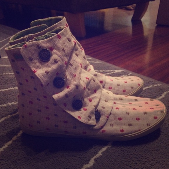 Blowfish button up booties