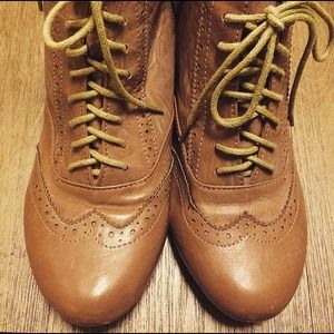 Vintage-chic booties