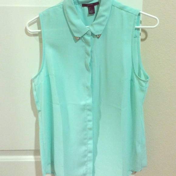 Button up, Aqua blue, sleeveless shirt.
