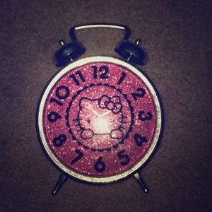 Hello kitty clock