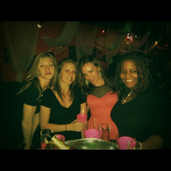 SOLD 🎉Super cute pink peplum top - Picture 3 of 3