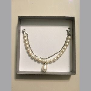 Pearl bracelet