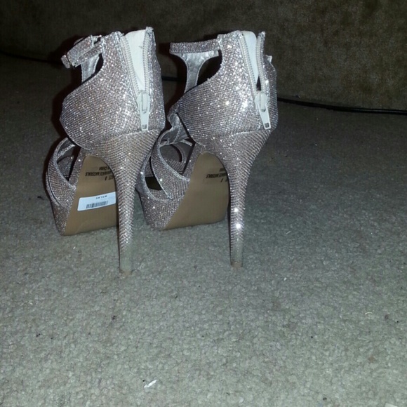 Strappy peep toe heels - Picture 2 of 4