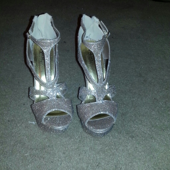 Strappy peep toe heels - Picture 4 of 4