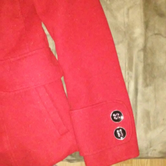 Red coat - Picture 2 of 2