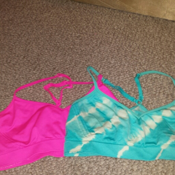 2 victoria's secret sports bras