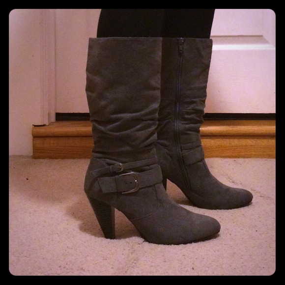 Grey suede slouchy heel boots