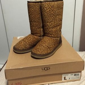 Leopard print classic tall uggs