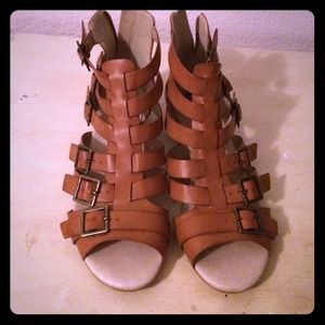 Strapy gladiator sandals brown