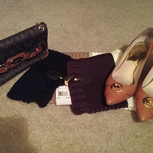 Michael micheal kors neckwarmer with toggle