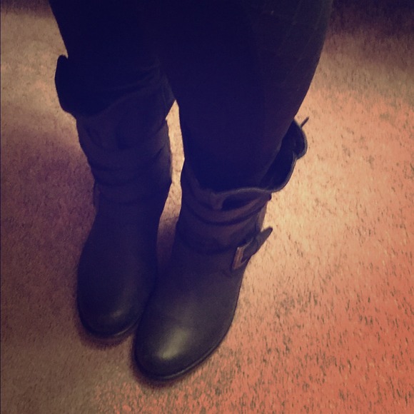 Steve Madden black leather boots