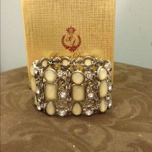 Premier designs stretch gem bracelet
