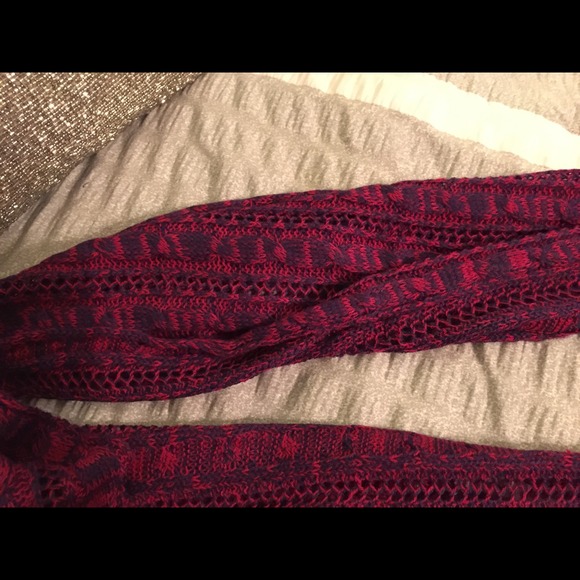 🚫SOLD🚫Infinity Scarf - Picture 3 of 3