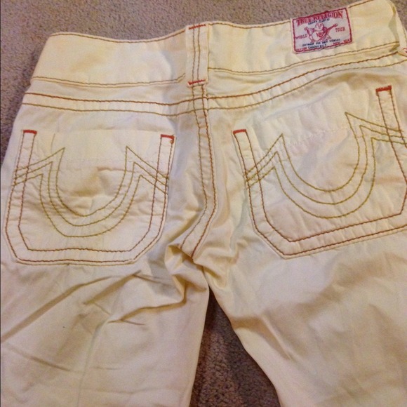 True Religion yellow Capri - Picture 1 of 3