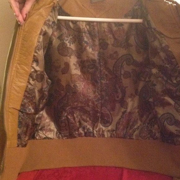 JOU JOU leather jacket. - Picture 3 of 4