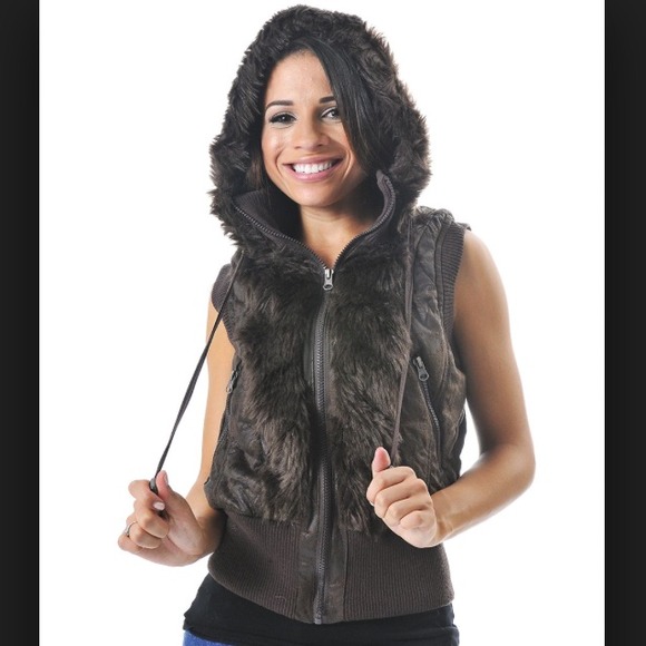 Super cute brown vest!