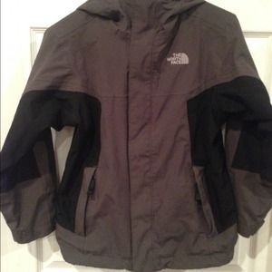 Boy's North Face Hyvent size 7/8