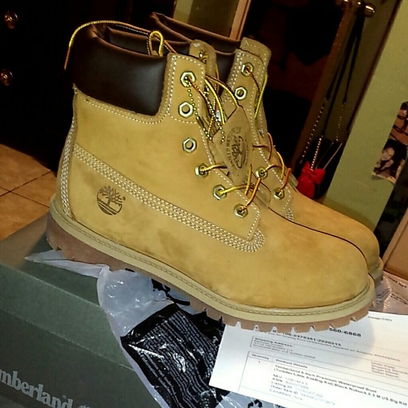 S    O     L     D .