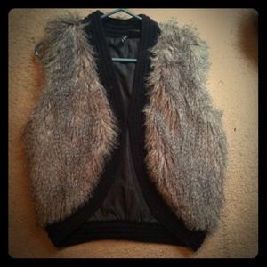 New directions ™ grey fur trim vest