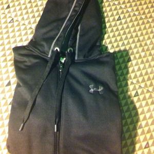 Under Armour sweatshirt