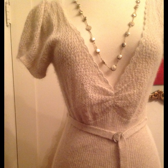 Fluffy Cream and Gold Angora Pinup Style Sweater - Picture 4 of 4