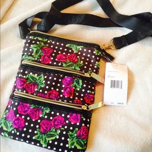 Betsey Johnson crossover Bag
