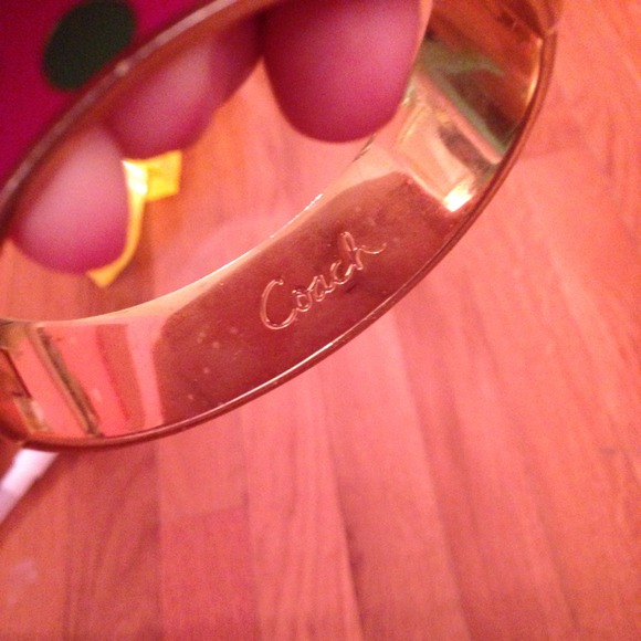 Coach Bracelet - Picture 2 of 3