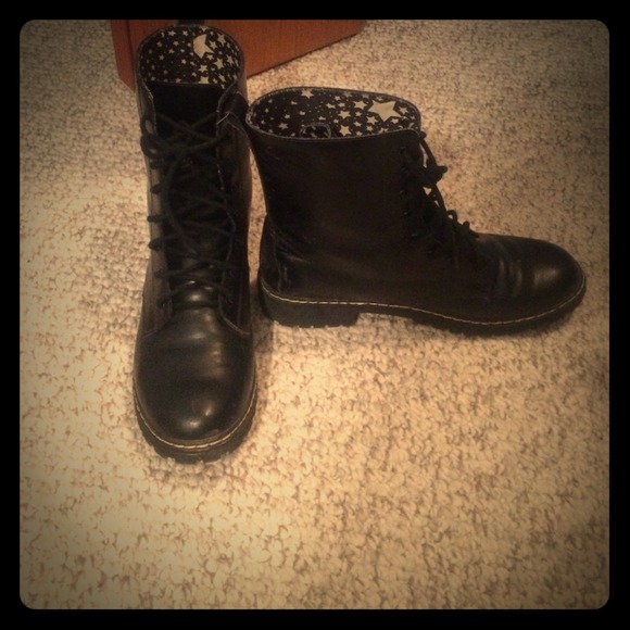 Combat boots! 10 mens 11 women's