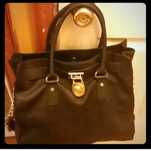 SOLD!!!! Michael Kors Authentic Navy Blue Hamilton