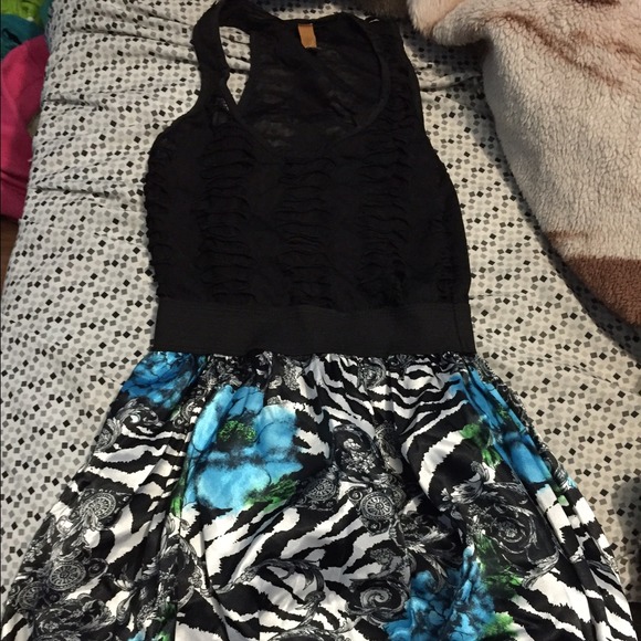 Dress - Picture 2 of 2