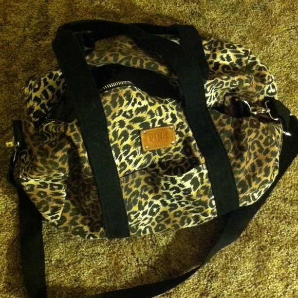 Vs duffle bag