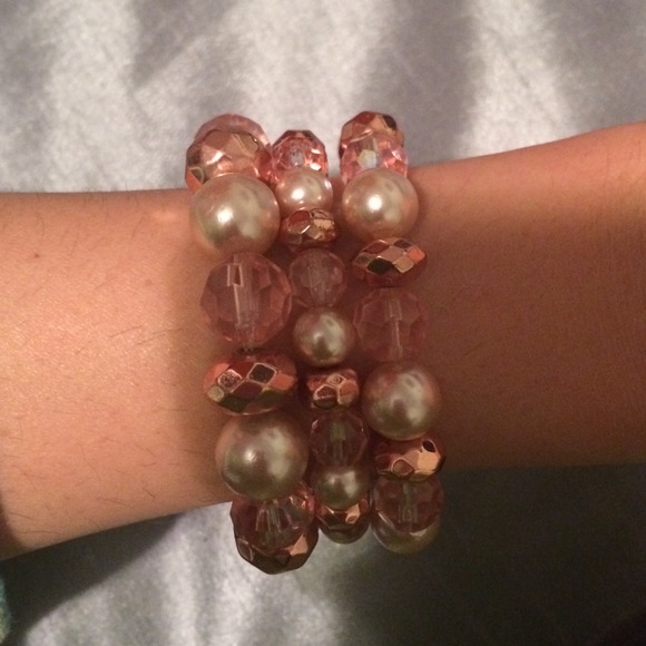 🎀Three light pink beaded bracelets 🎀 - Picture 1 of 3
