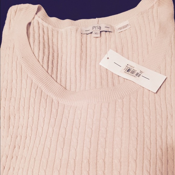 A sweet, soft, light-weight sweater for you! - Picture 1 of 3