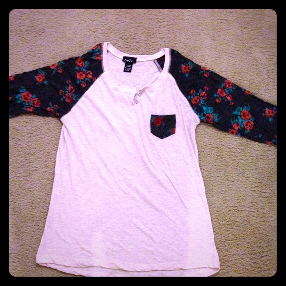 Rue21 rose baseball tshirt. ⚾️