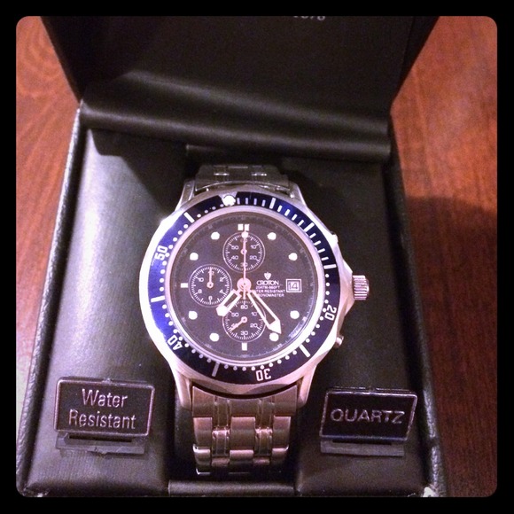 ❄️winter special❄️Croton Quartz mens watch