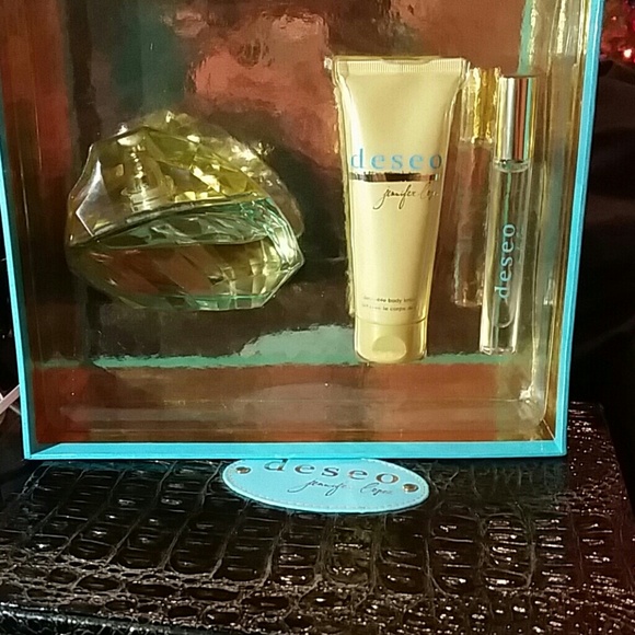 PINK Victoria's Secret Other - DESEO Jennifer Lopez perfume set!