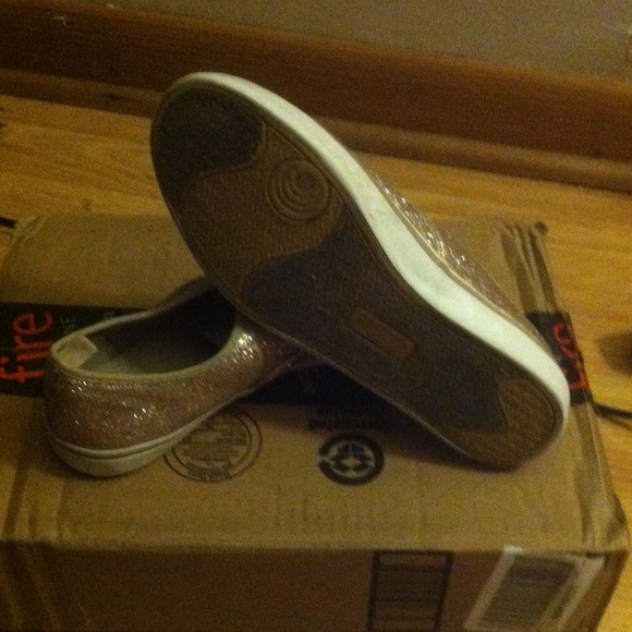 Shoes - Picture 2 of 2