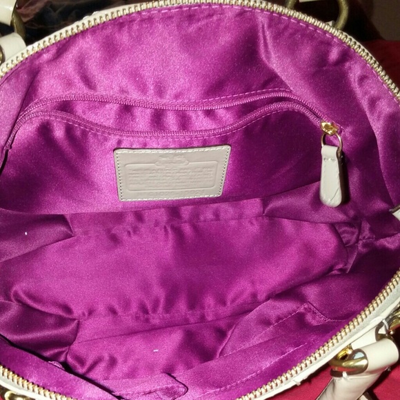 ****SOLD***** Coach leather handbag - Picture 3 of 4