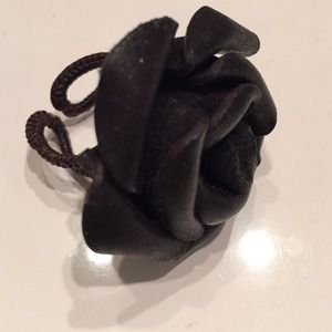 BUNDLED Handcrafted leather rose ring Gucci EnvyMe