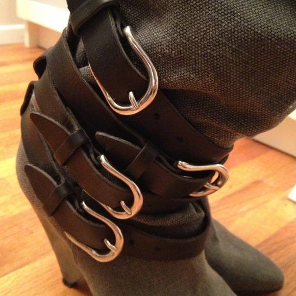 **SOLD**Isabel Marant slouchy gray "Dampa" boot - Picture 3 of 4