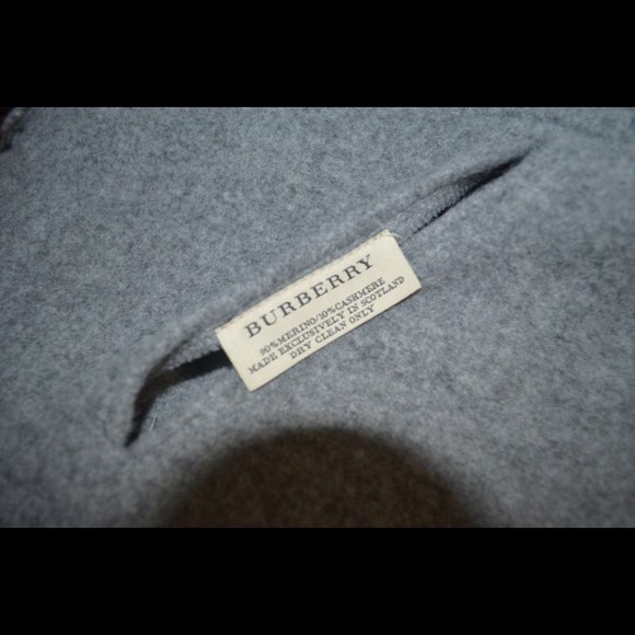100% Authentic Burberry Scarf *BARELY USED*