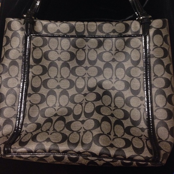 🎉Reserved 🎉 Black Coach tote