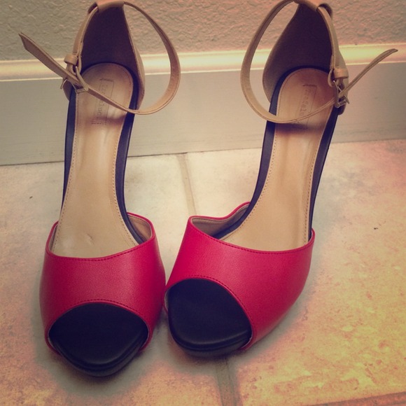 Lightly Used Zara Pumps