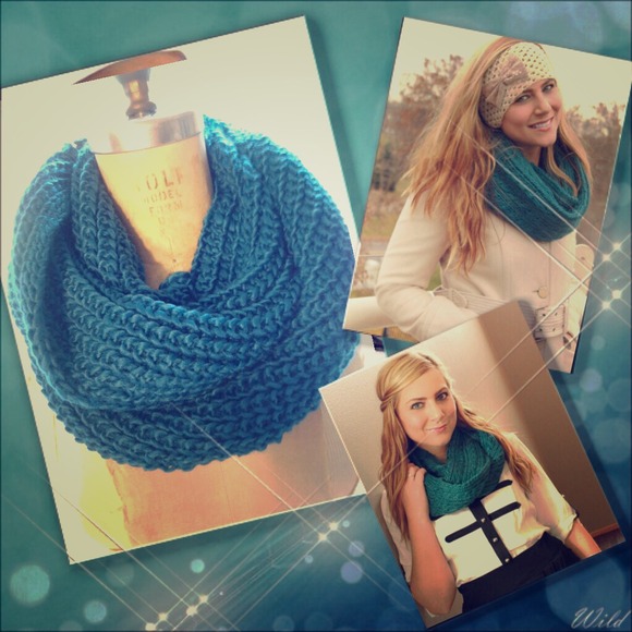 Accessories - 💠Turquoise Infinity scarf💠