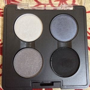 🎀SALE🎀MAC Eye Shadow Palette Gentle Fume