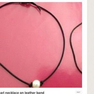 Leather pearl necklaces