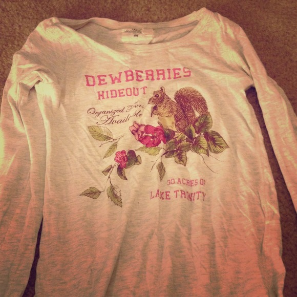 Creame color squirrel shirt