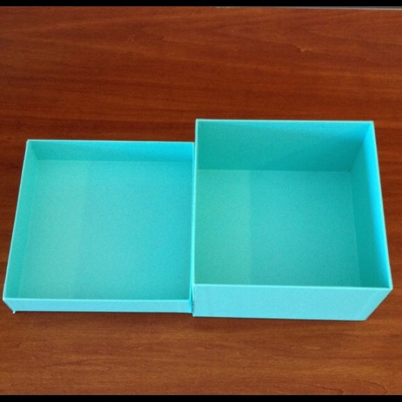 Authentic Tiffany & Co. Gift Box - Picture 2 of 4